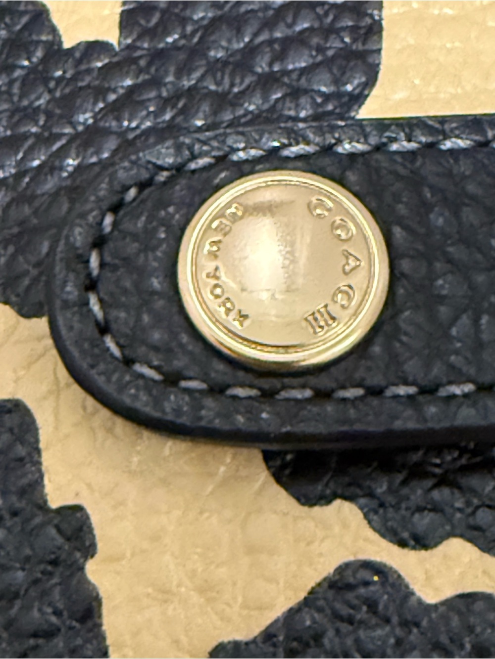 COACH Notebook in Leopard Print / PRICE FIRM - Picture 6 of 7